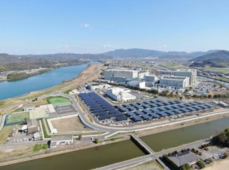 岡山村田製作所　日本最大級となる1,200台分の駐車場型メガソーラーシステムを導入